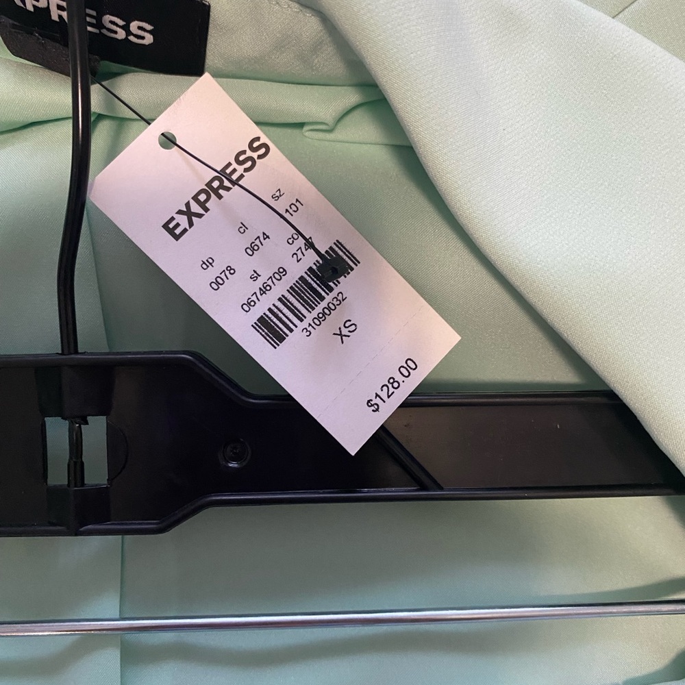 Express Suits - Picture 8 of 9